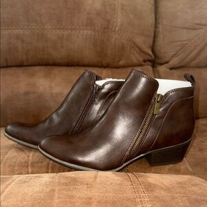 Esprit Timber Brown Ankle Boots NWT Size 7.5M